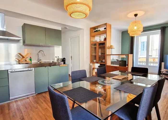 La Vue De * サルラ・ラ・カネダ